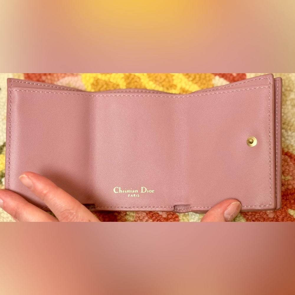 CHRISTIAN DIOR 30 Montaigne CD Logo Pink Barbie Coquette Compact Wallet Case - Picture 8 of 16